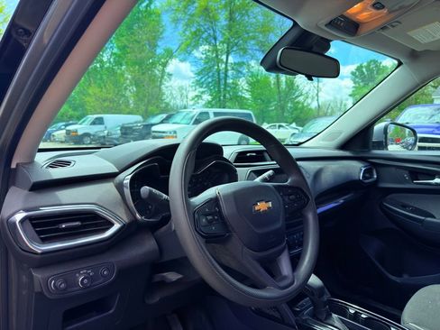 Used 2023 Chevrolet TrailBlazer LT FWD image 14