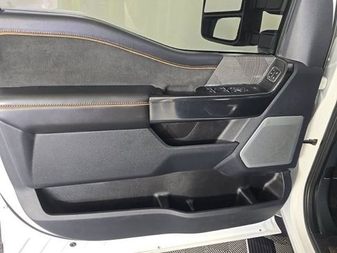 Used 2024 Ford F250 Platinum AWD/4WD image 12
