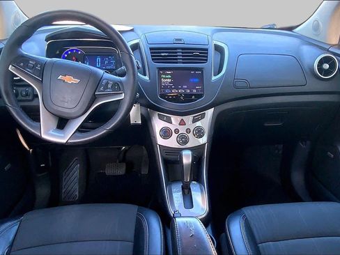 Used 2016 Chevrolet Trax LT w/ LT Sun and Sound Package FWD image 14