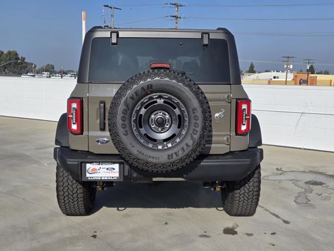 New 2025 Ford Bronco Badlands image 5