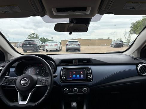 Used 2025 Nissan Versa SV w/ Trunk Package image 33