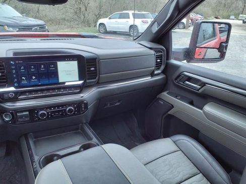 Used 2024 Chevrolet Silverado 2500 ZR2 w/ Technology Package image 26