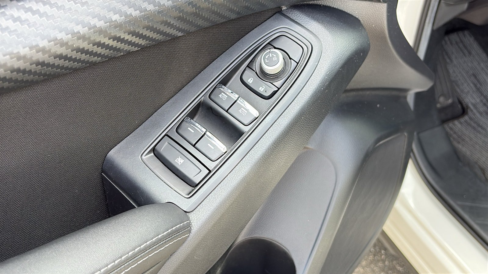 Used 2025 Subaru Ascent Premium AWD/4WD image 19