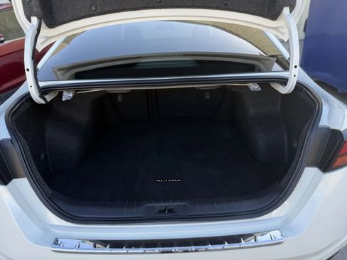 Used 2022 Nissan Altima 2.5 SR w/ Midnight Edition Package FWD image 18