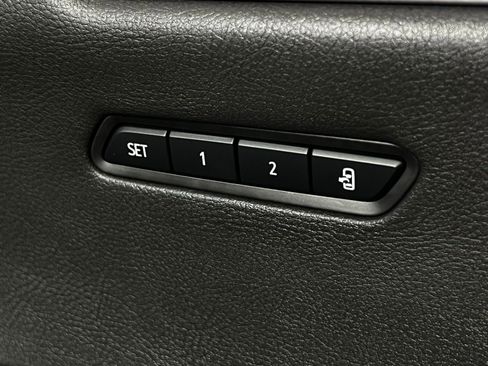 Used 2024 Cadillac XT6 Premium Luxury w/ Technology Package FWD image 14