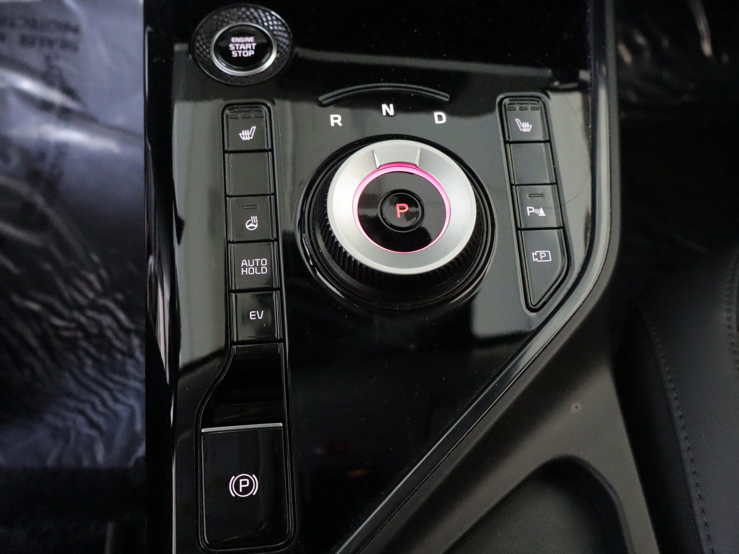 Used 2024 Kia Niro EX w/ EX Cold Weather Package FWD image 16