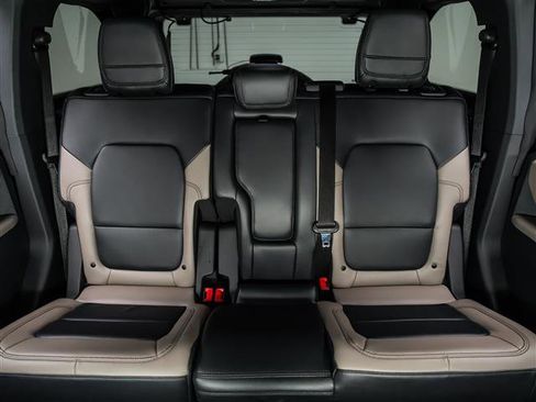 Used 2023 Ford Bronco Wildtrak image 20