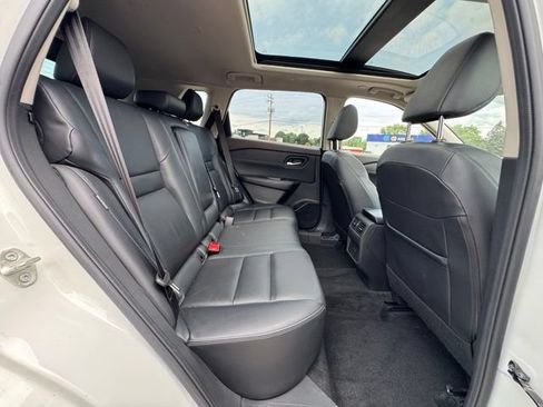 Used 2023 Nissan Rogue SL AWD/4WD image 14