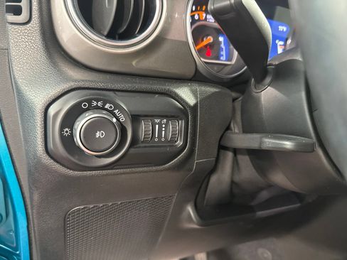 Used 2020 Jeep Wrangler Unlimited Sahara AWD/4WD image 37