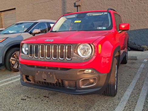 Used 2016 Jeep Renegade Latitude w/ Cold Weather Group AWD/4WD image 2