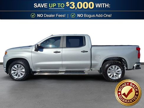 Used 2022 Chevrolet Silverado 1500 Custom w/ Safety Confidence Package image 2