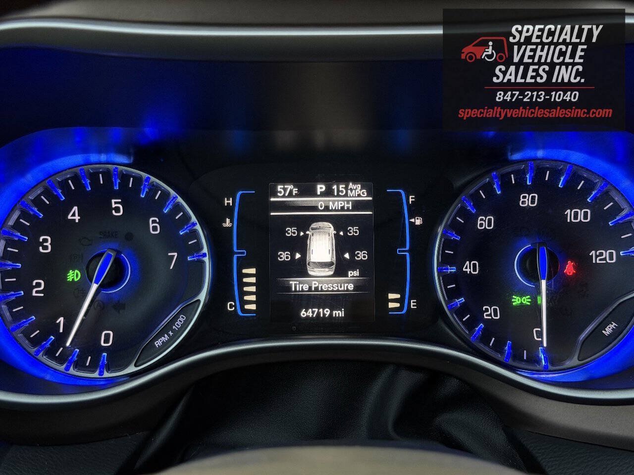 Used 2018 Chrysler Pacifica Touring-L FWD image 35