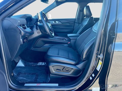 Used 2025 Ford Explorer ST-Line w/ Premium Package image 22