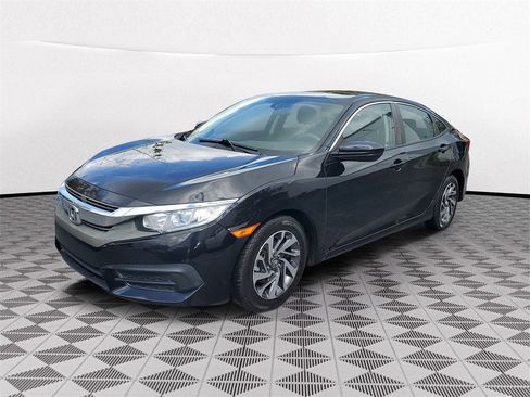 Used 2018 Honda Civic EX image 3