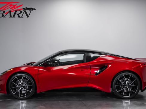 Used 2025 Lotus Emira RWD image 2