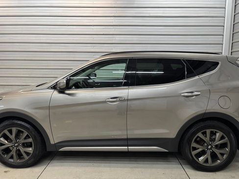 Used 2017 Hyundai Santa Fe Sport w/ Cargo Package AWD/4WD image 4