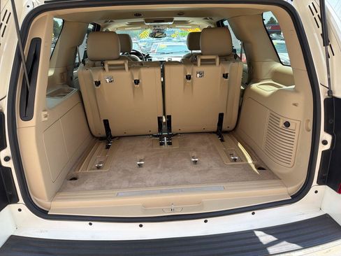 Used 2012 Cadillac Escalade Luxury RWD image 40