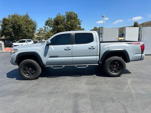 Used 2019 Toyota Tacoma TRD Off-Road w/ Exterior Package AWD/4WD image 2