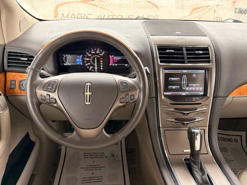 Used 2014 Lincoln MKX AWD w/ Equipment Group 102A image 31