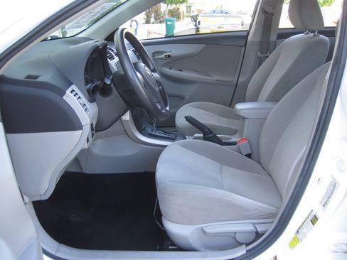 Used 2013 Toyota Corolla L FWD image 16