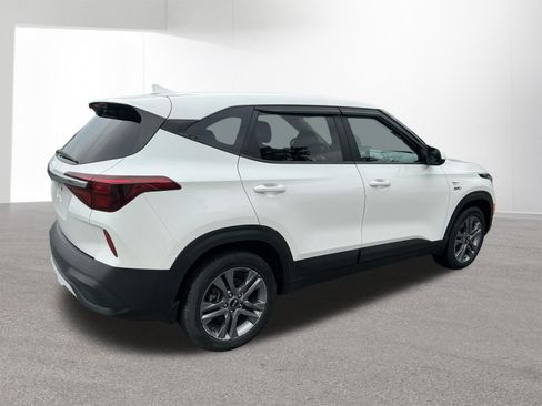 Certified 2021 Kia Seltos LX AWD/4WD image 3