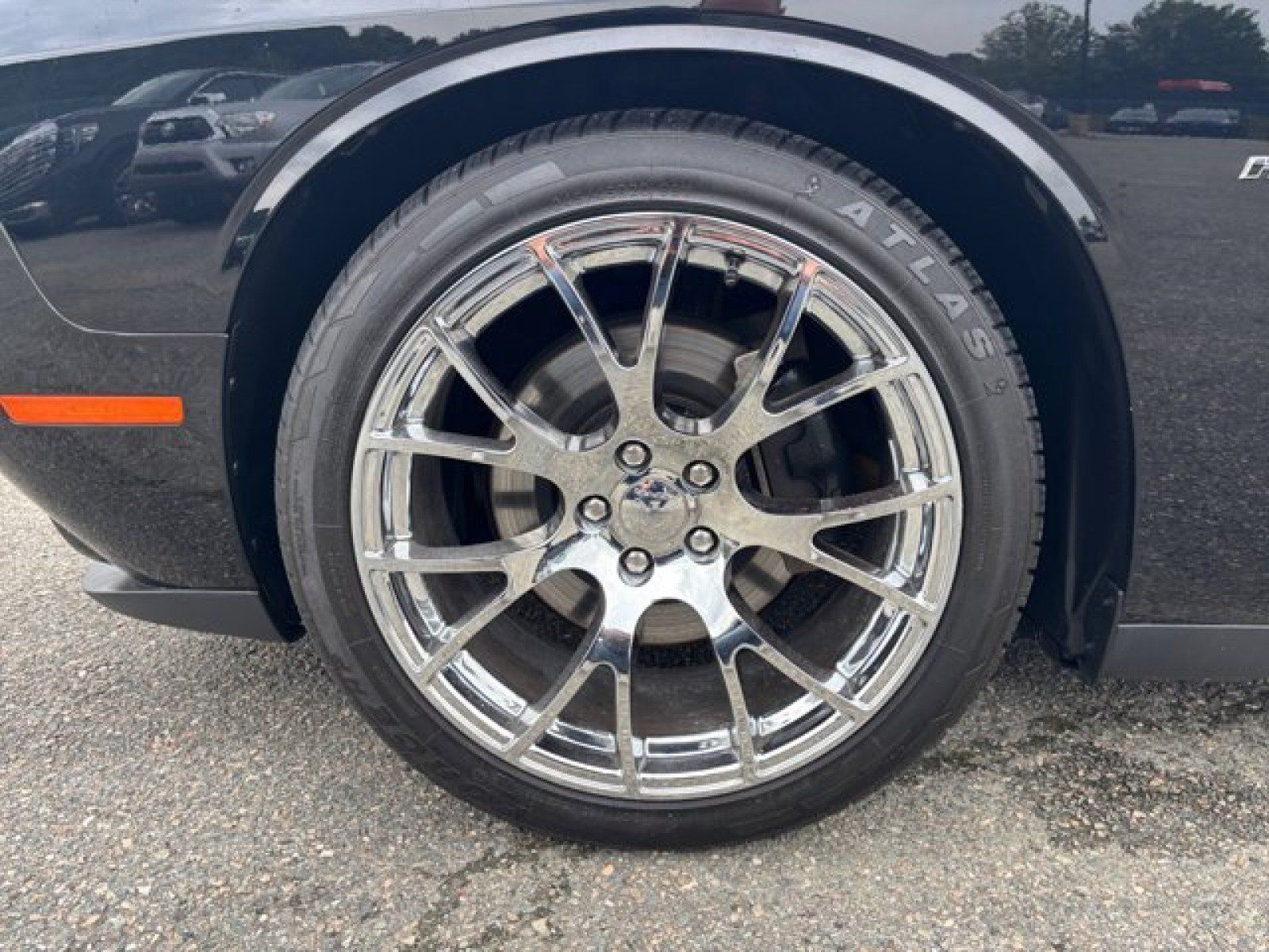 Used 2016 Dodge Challenger R/T RWD image 10