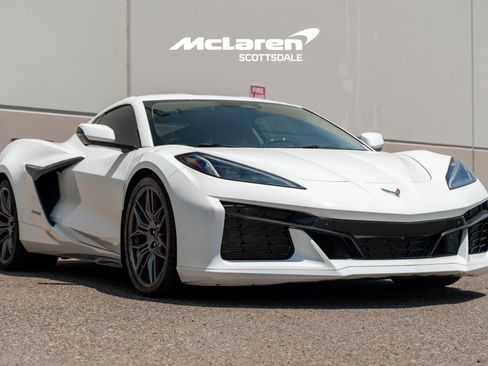 Used 2024 Chevrolet Corvette Z06 w/ Chrome Exterior Badge Package RWD image 9