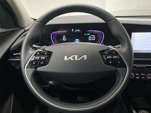 Used 2023 Kia Niro EX FWD image 15