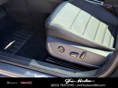 Used 2024 Volkswagen Jetta SE FWD image 21