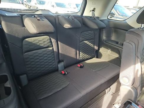 Certified 2025 Nissan Pathfinder SV w/ SV Premium Package FWD image 3