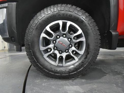 Used 2024 GMC Sierra 2500 SLE image 18
