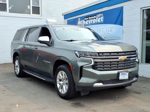 Used 2023 Chevrolet Suburban Premier AWD/4WD image 1