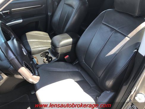 Used 2012 Hyundai Santa Fe Limited w/ Navigation Pkg 4 FWD image 11