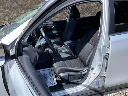 Used 2020 Nissan Rogue S FWD image 22