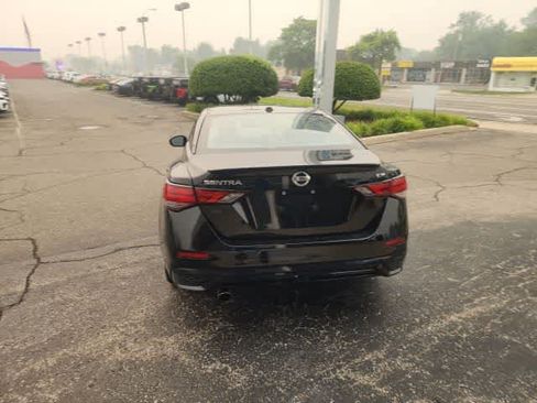 Used 2025 Nissan Sentra SR FWD image 17