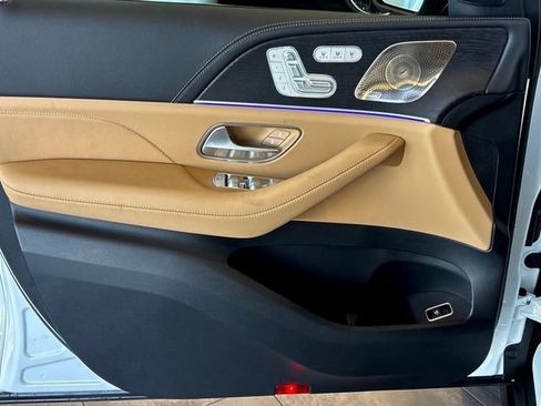 New 2026 Mercedes-Benz GLS 580 4MATIC image 12