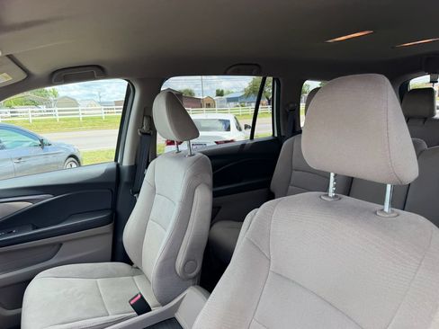 Used 2018 Honda Pilot EX image 11
