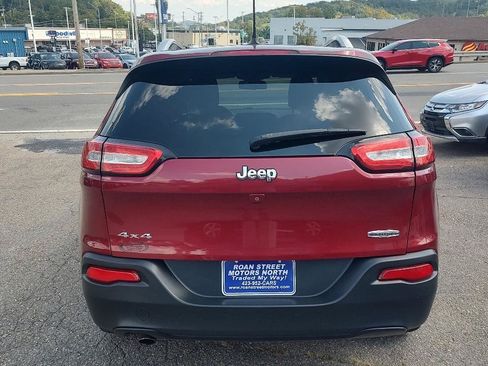 Used 2015 Jeep Cherokee Latitude AWD/4WD image 4