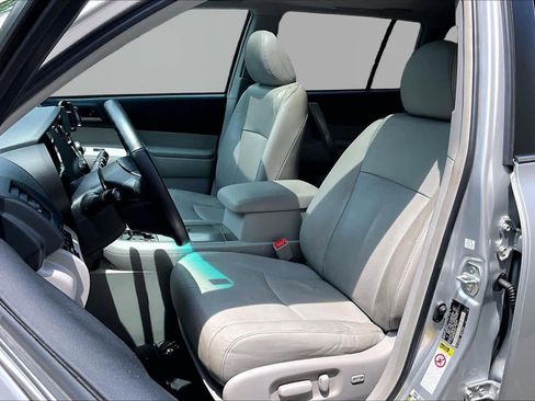 Used 2013 Toyota Highlander SE AWD/4WD image 8