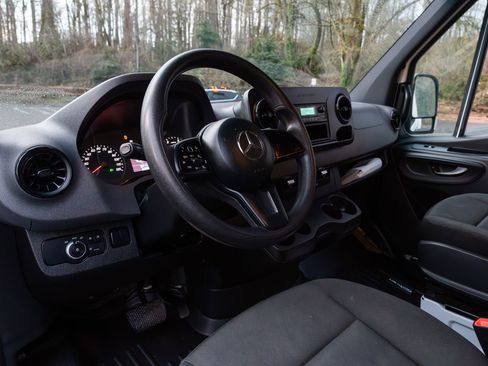 Used 2019 Mercedes-Benz Sprinter 4x4 170 image 28