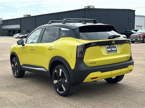 New 2025 Nissan Kicks SR w/ Illumination Package image 6