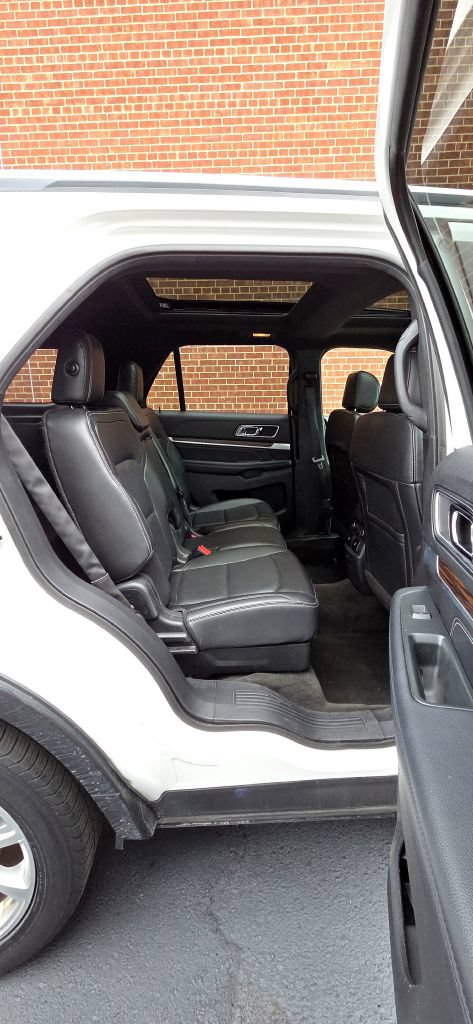 Used 2017 Ford Explorer Limited w/ Equipment Group 301A AWD/4WD image 9