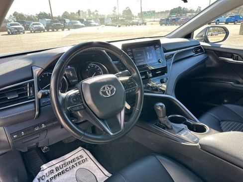 Used 2024 Toyota Camry SE image 12