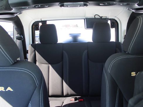 Used 2014 Jeep Wrangler Sahara image 11