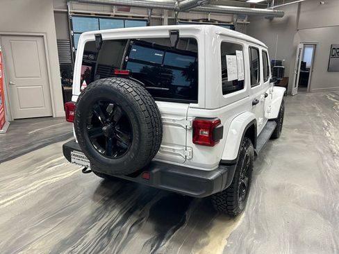 Used 2018 Jeep Wrangler Unlimited Sahara AWD/4WD image 29