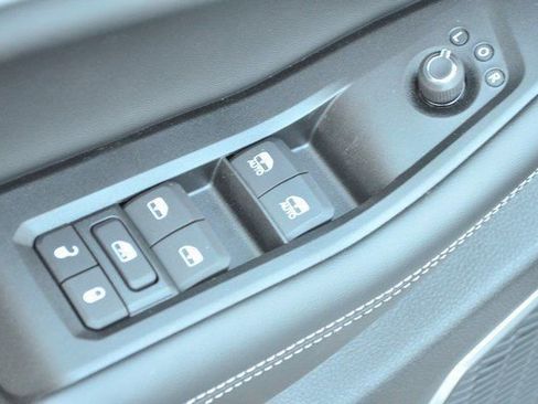 New 2025 Jeep Grand Cherokee Limited w/ Luxury Tech Group II image 13