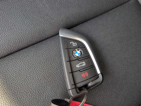 Used 2021 BMW 330i xDrive Sedan w/ M Sport Package AWD/4WD image 38
