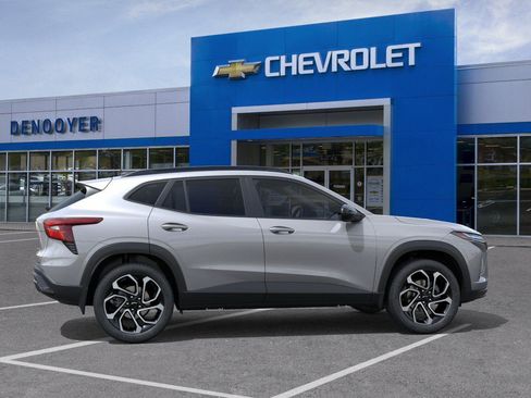 New 2026 Chevrolet Trax RS w/ Sunroof Package FWD image 5