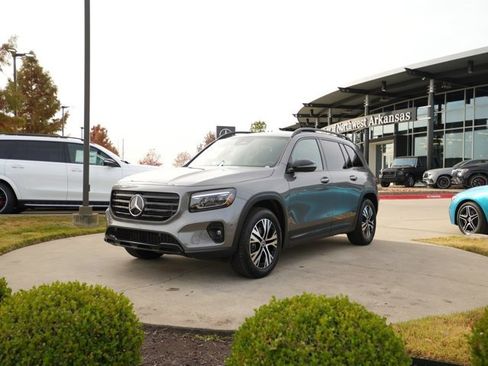Used 2026 Mercedes-Benz GLB 250 4MATIC image 3