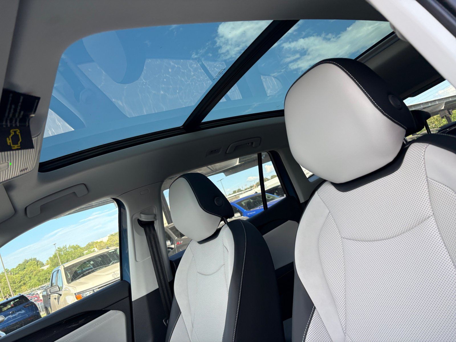 New 2026 Volkswagen Tiguan SE FWD image 19
